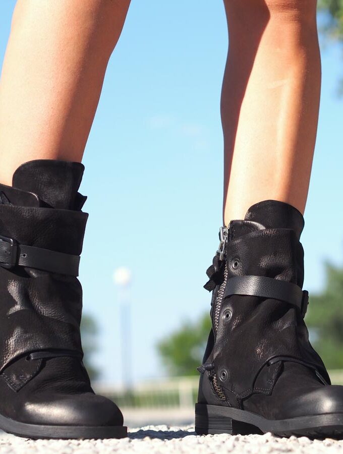 Black genuine leather boots,Women genuine leather boots,Extravagant leather boots,Women leather boots