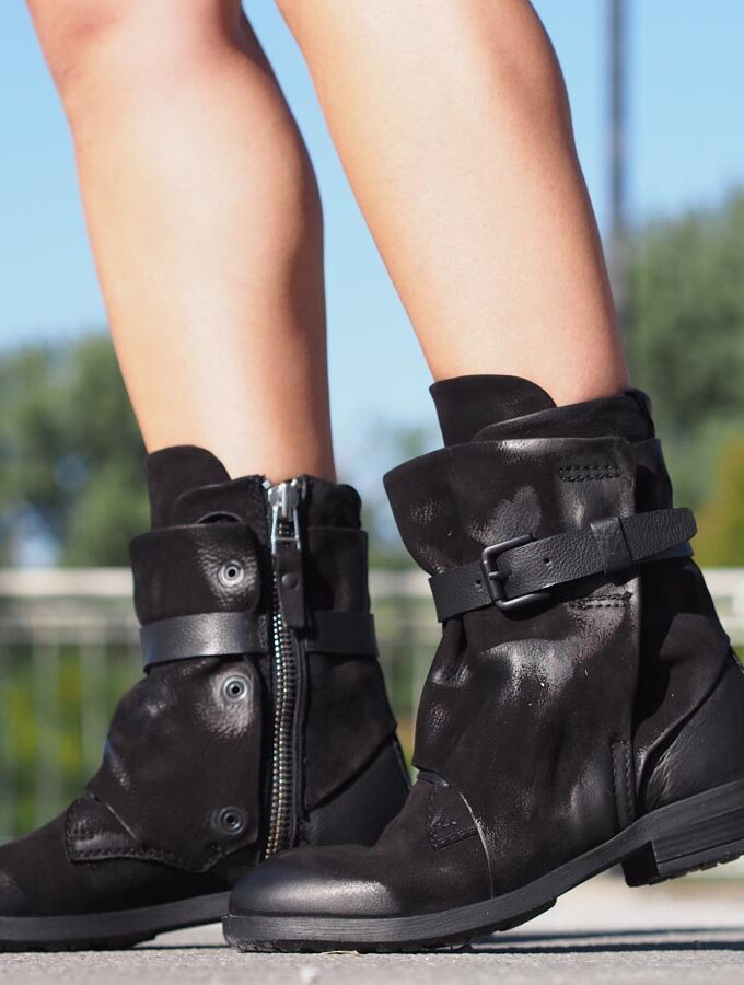 Black genuine leather boots,Women genuine leather boots,Extravagant leather boots,Women leather boots