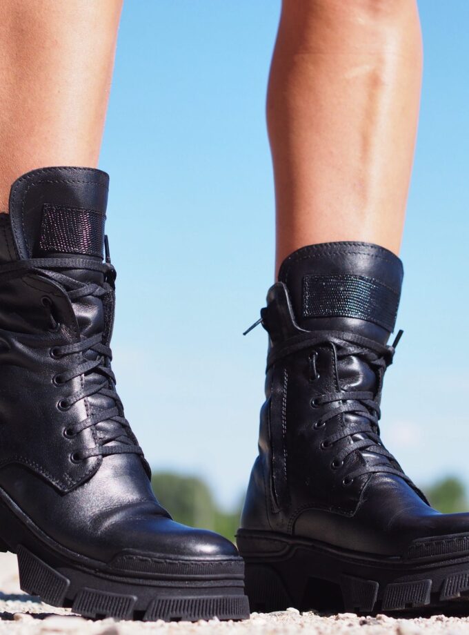 Womens genuine leather boots,Black Genuine leather boots,Extravagant leather boots ,women leather boots,Leather Boots Women,Winter boots