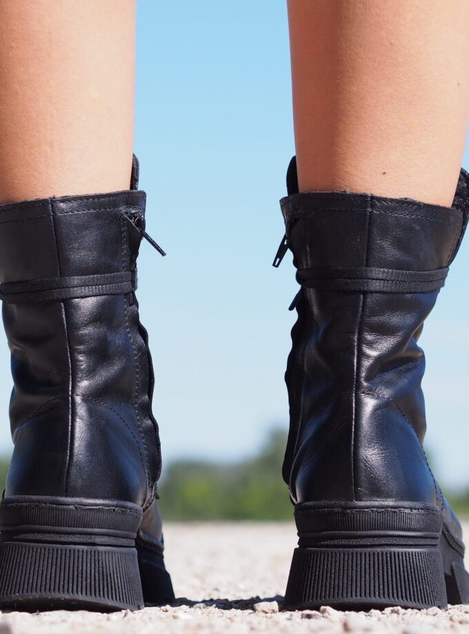Womens genuine leather boots,Black Genuine leather boots,Extravagant leather boots ,women leather boots,Leather Boots Women,Winter boots