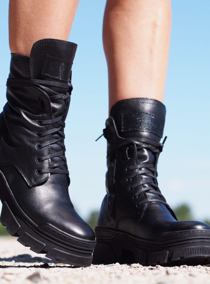 Womens genuine leather boots,Black Genuine leather boots,Extravagant leather boots ,women leather boots,Leather Boots Women,Winter boots