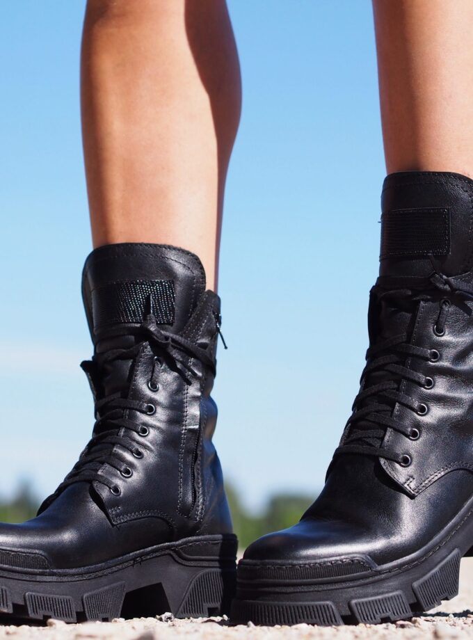 Womens genuine leather boots,Black Genuine leather boots,Extravagant leather boots ,women leather boots,Leather Boots Women,Winter boots