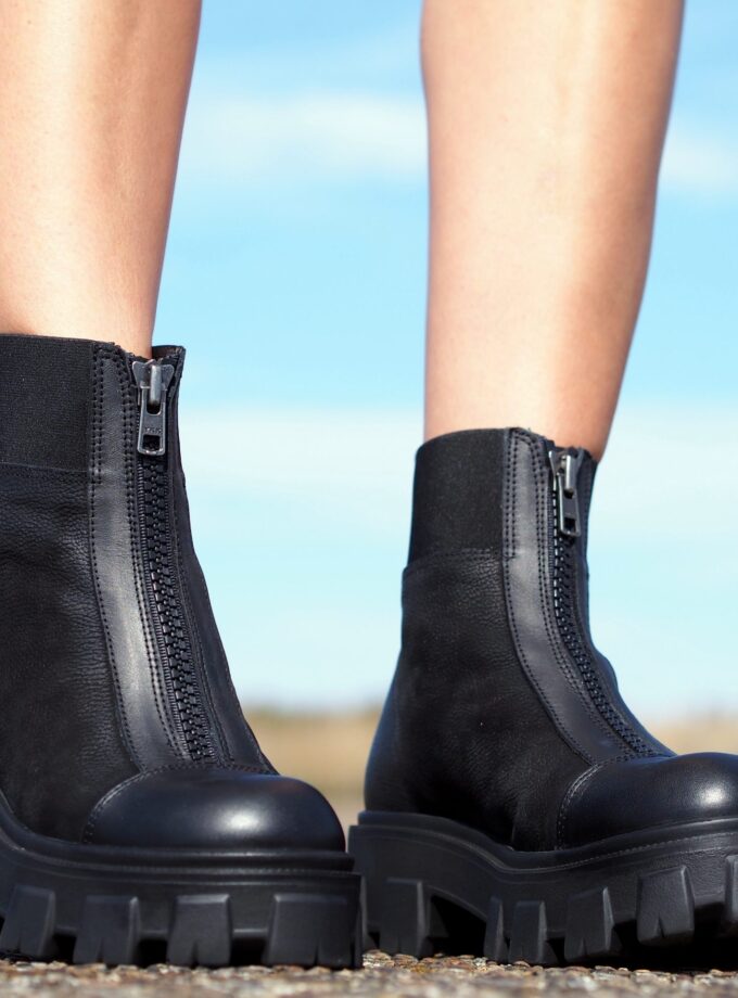 Womens genuine leather boots,Black Genuine leather boots,Extravagant leather boots ,women leather boots,Leather Boots Women,Winter boots