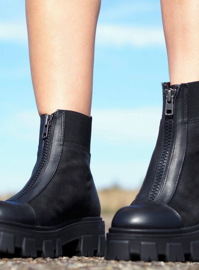 Womens genuine leather boots,Black Genuine leather boots,Extravagant leather boots ,women leather boots,Leather Boots Women,Winter boots