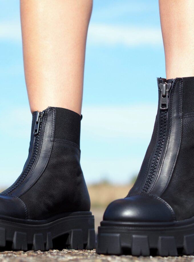 Womens genuine leather boots,Black Genuine leather boots,Extravagant leather boots ,women leather boots,Leather Boots Women,Winter boots
