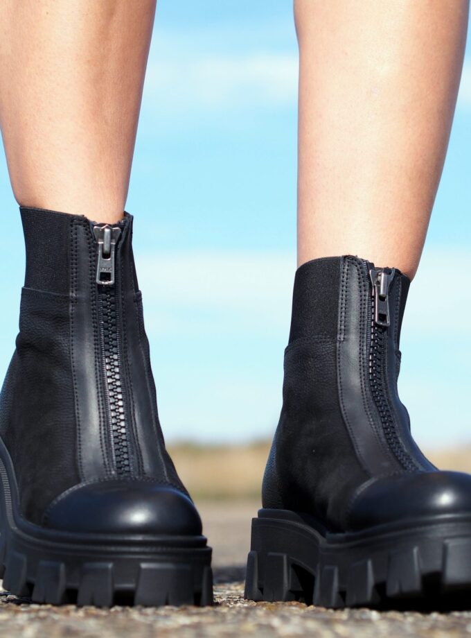 Womens genuine leather boots,Black Genuine leather boots,Extravagant leather boots ,women leather boots,Leather Boots Women,Winter boots