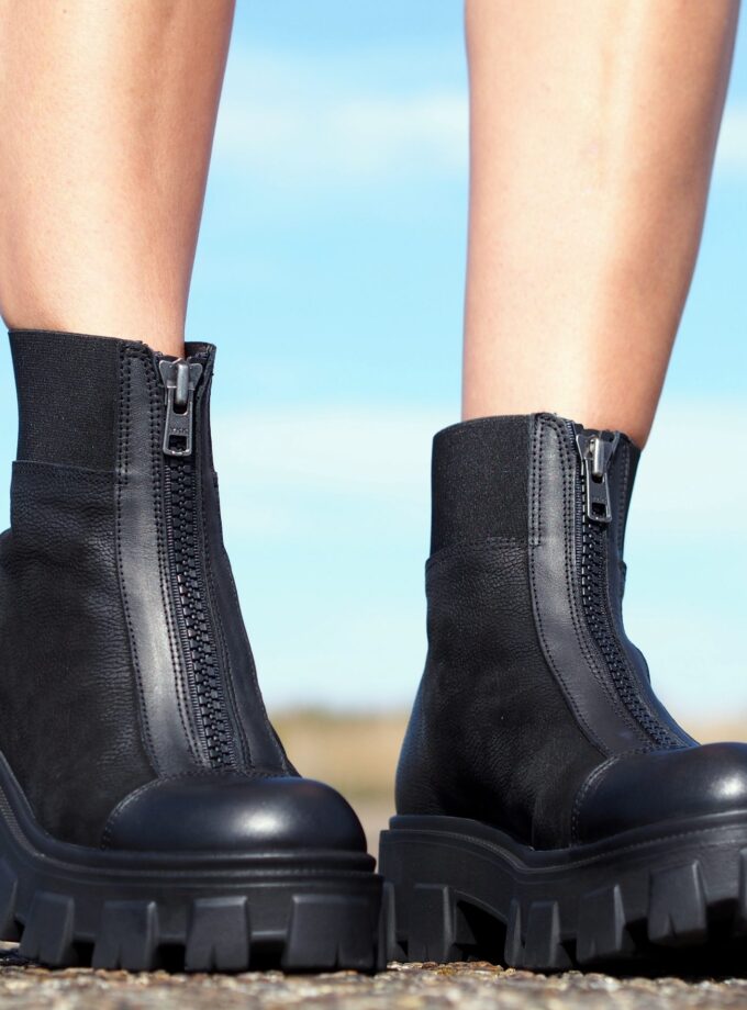 Womens genuine leather boots,Black Genuine leather boots,Extravagant leather boots ,women leather boots,Leather Boots Women,Winter boots