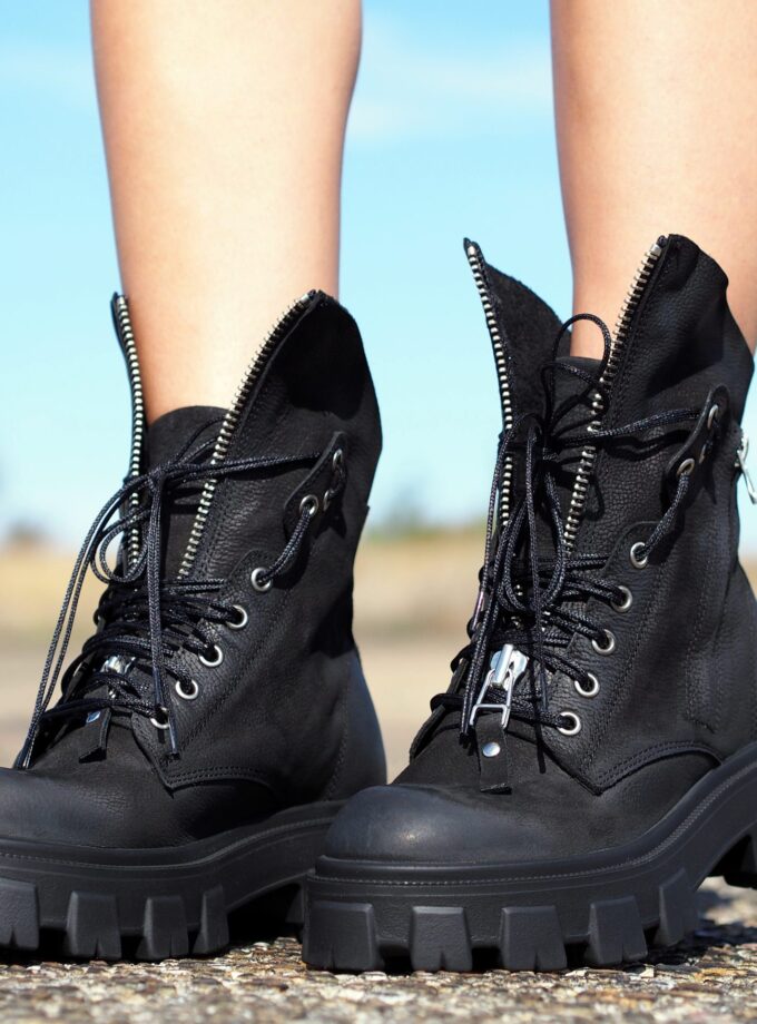 Womens genuine leather boots,Black Genuine leather boots,Extravagant leather boots ,women leather boots,Leather Boots Women,Winter boots