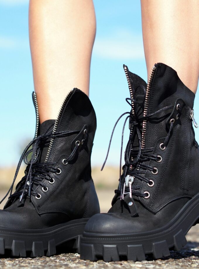 Womens genuine leather boots,Black Genuine leather boots,Extravagant leather boots ,women leather boots,Leather Boots Women,Winter boots