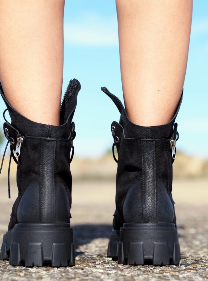 Womens genuine leather boots,Black Genuine leather boots,Extravagant leather boots ,women leather boots,Leather Boots Women,Winter boots