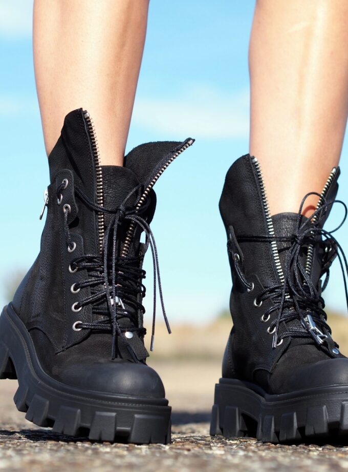 Womens genuine leather boots,Black Genuine leather boots,Extravagant leather boots ,women leather boots,Leather Boots Women,Winter boots