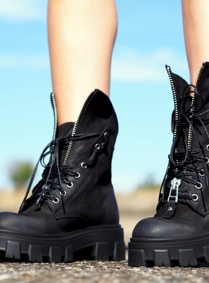 Womens genuine leather boots,Black Genuine leather boots,Extravagant leather boots ,women leather boots,Leather Boots Women,Winter boots
