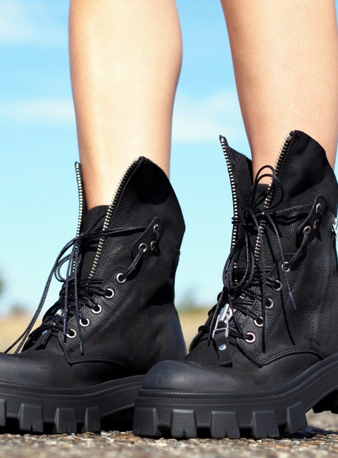 Womens genuine leather boots,Black Genuine leather boots,Extravagant leather boots ,women leather boots,Leather Boots Women,Winter boots