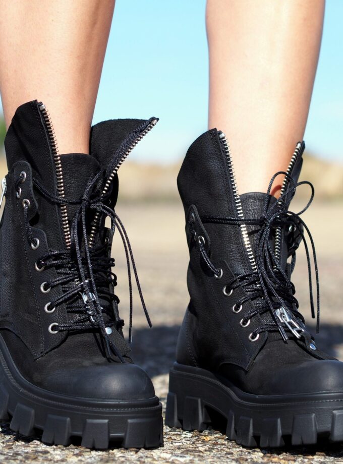 Womens genuine leather boots,Black Genuine leather boots,Extravagant leather boots ,women leather boots,Leather Boots Women,Winter boots