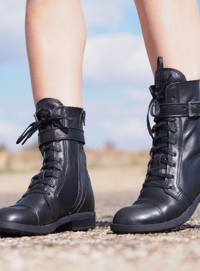 Womens genuine leather boots,Black Genuine leather boots,Extravagant leather boots ,women leather boots,Leather Boots Women,Winter boots