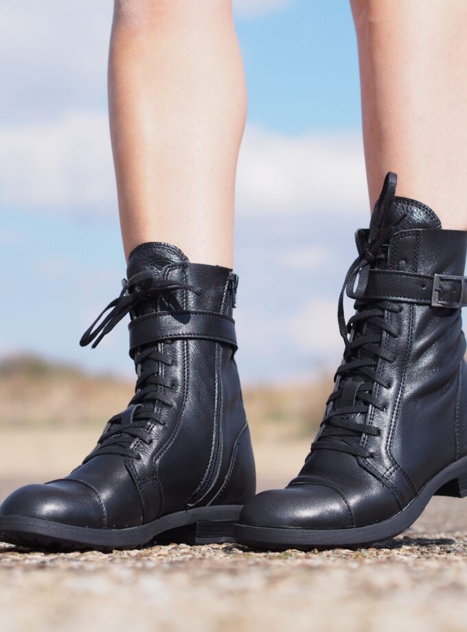 Womens genuine leather boots,Black Genuine leather boots,Extravagant leather boots ,women leather boots,Leather Boots Women,Winter boots