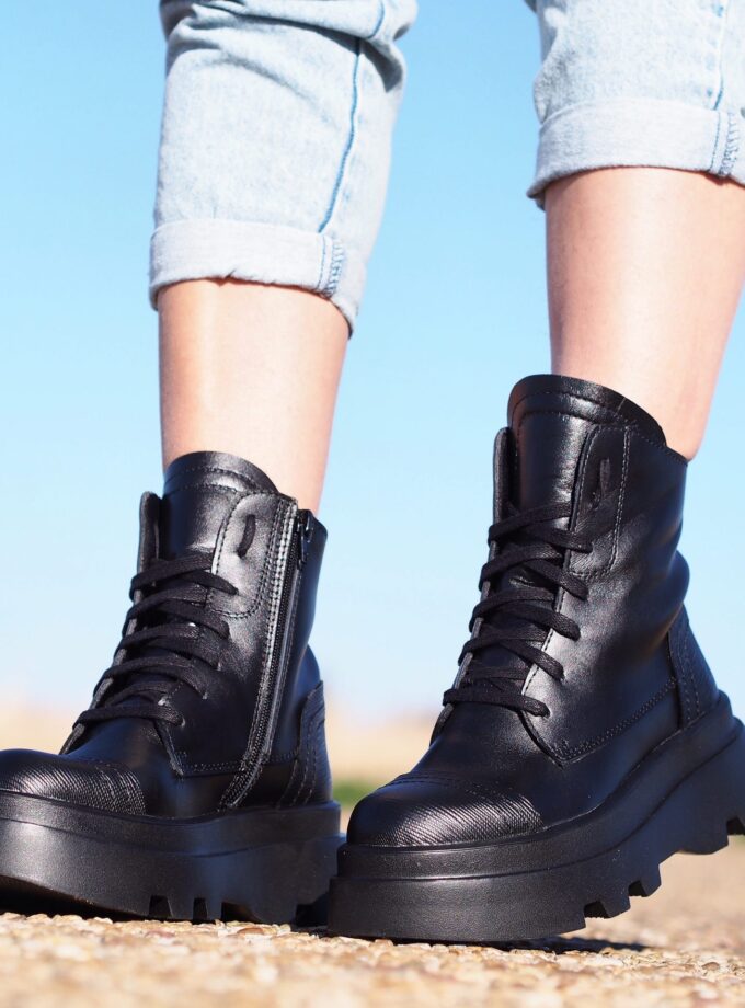 Womens genuine leather boots,Black Genuine leather boots,Extravagant leather boots ,women leather boots,Leather Boots Women,Winter boots