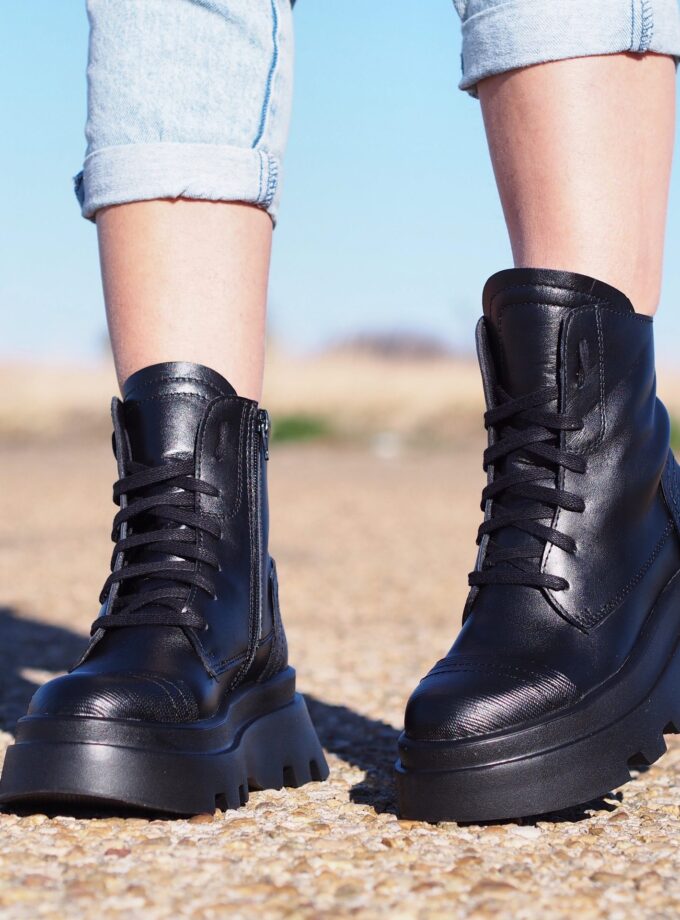 Womens genuine leather boots,Black Genuine leather boots,Extravagant leather boots ,women leather boots,Leather Boots Women,Winter boots
