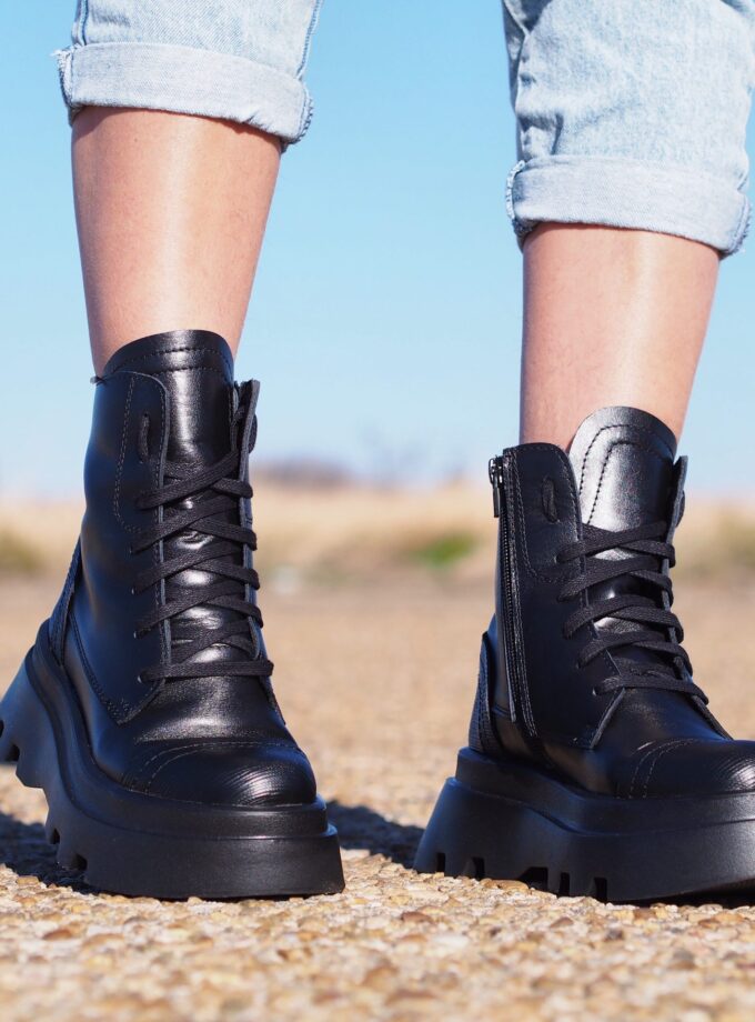 Womens genuine leather boots,Black Genuine leather boots,Extravagant leather boots ,women leather boots,Leather Boots Women,Winter boots