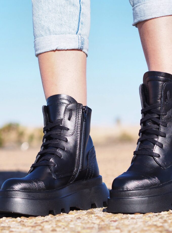 Womens genuine leather boots,Black Genuine leather boots,Extravagant leather boots ,women leather boots,Leather Boots Women,Winter boots
