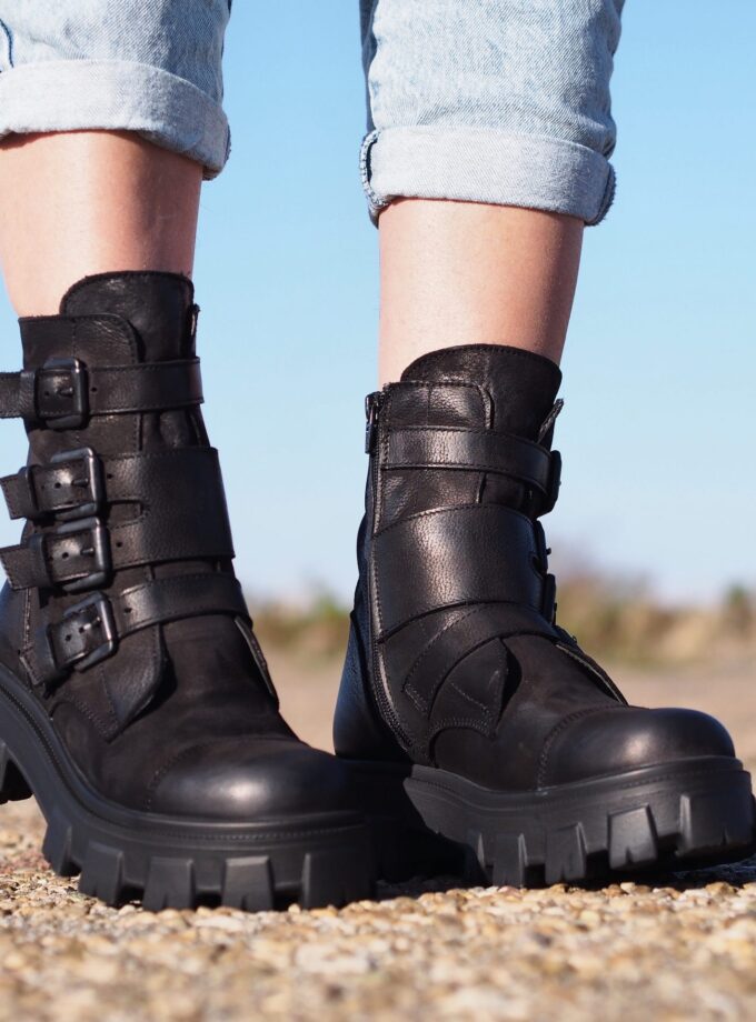 Womens genuine leather boots,Black Genuine leather boots,Extravagant leather boots ,women leather boots,Leather Boots Women,Winter boots