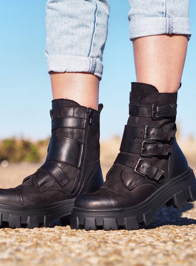 Womens genuine leather boots,Black Genuine leather boots,Extravagant leather boots ,women leather boots,Leather Boots Women,Winter boots