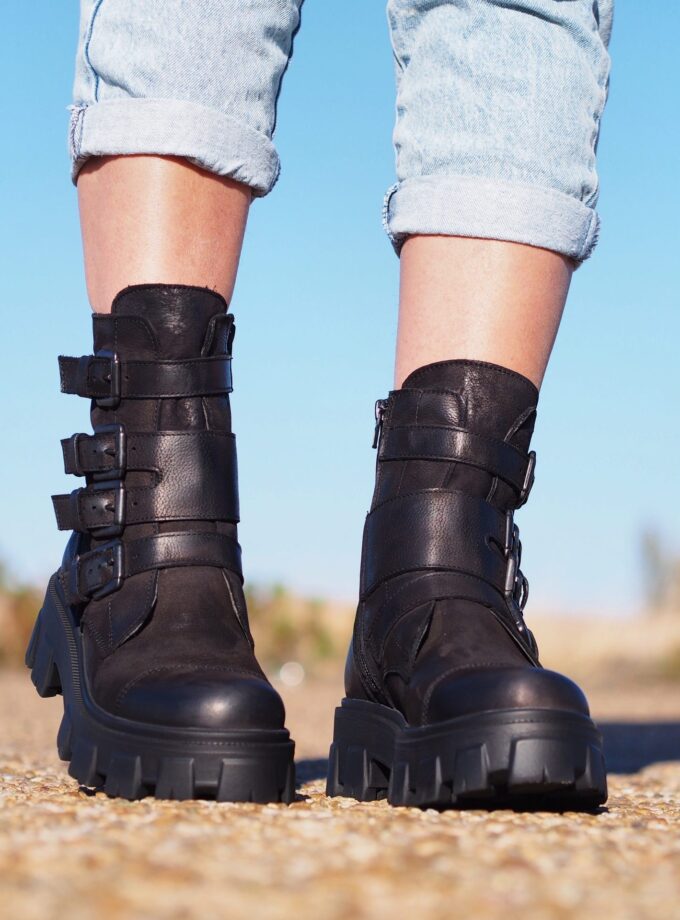 Womens genuine leather boots,Black Genuine leather boots,Extravagant leather boots ,women leather boots,Leather Boots Women,Winter boots