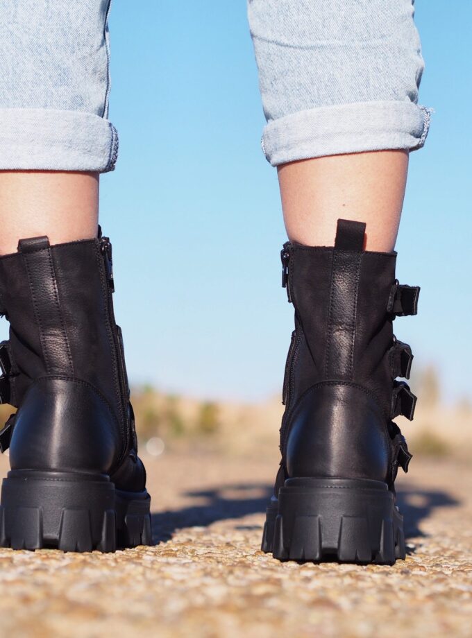Womens genuine leather boots,Black Genuine leather boots,Extravagant leather boots ,women leather boots,Leather Boots Women,Winter boots