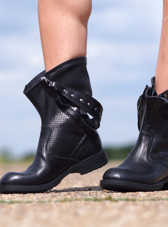 Women's Black Genuine Leather Boots,Leather Boots for women,Extravagant Leather Winter Boots,Women's Leather Ankle Boots,Women leather boots