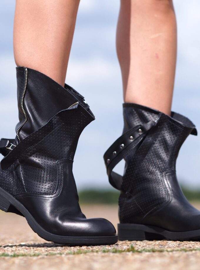 Women's Black Genuine Leather Boots,Leather Boots for women,Extravagant Leather Winter Boots,Women's Leather Ankle Boots,Women leather boots