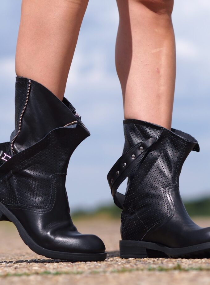 Women's Black Genuine Leather Boots,Leather Boots for women,Extravagant Leather Winter Boots,Women's Leather Ankle Boots,Women leather boots
